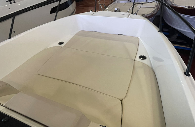 Quicksilver Activ 705 Open