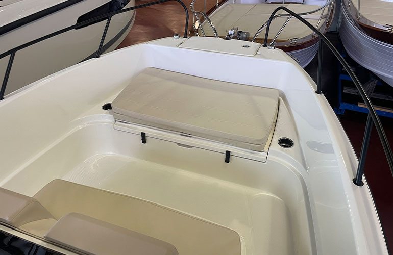 Quicksilver Activ 705 Open
