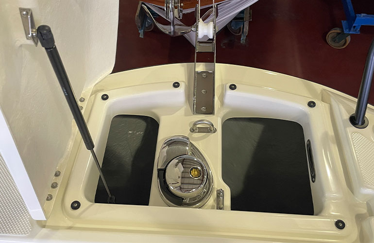 Quicksilver Activ 705 Open