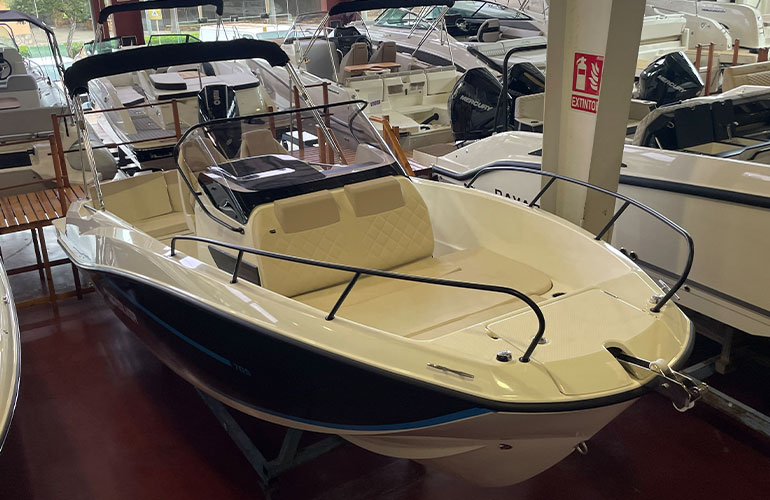 Quicksilver Activ 705 Open