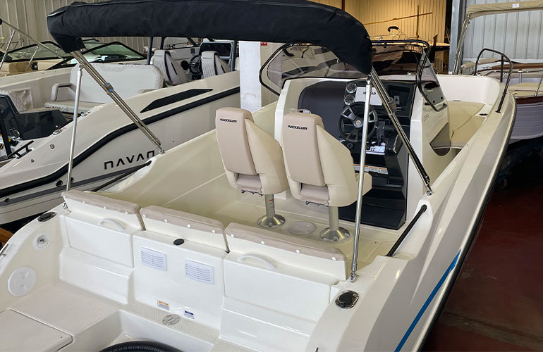 Quicksilver Activ 705 Open
