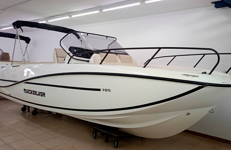 Quicksilver Activ 705 Open