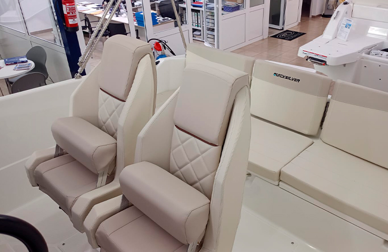 Quicksilver Activ 705 Open