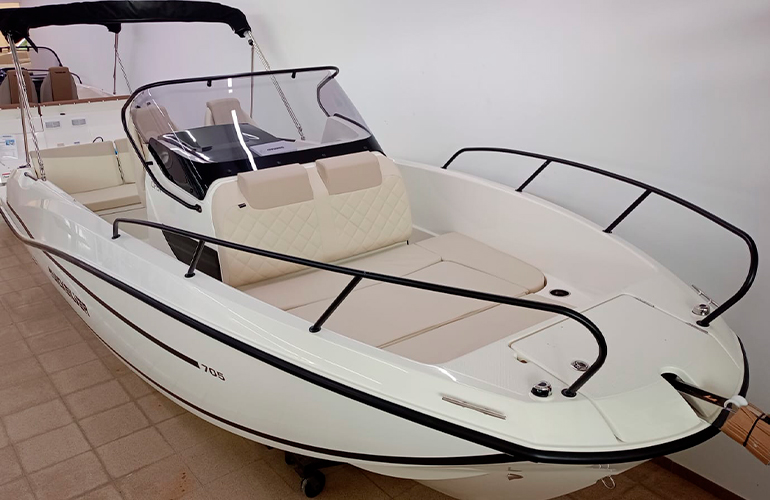 Quicksilver Activ 705 Open