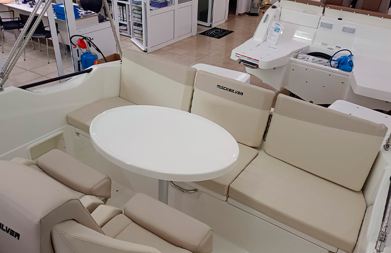 Quicksilver Activ 705 Open