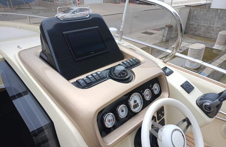 Invictus 280 GT barco de ocasión en España