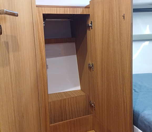 Mimi- 9.5-Cabin-16