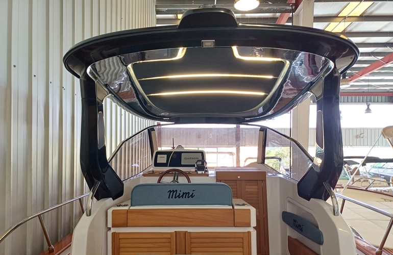 Mimi- 9.5-Cabin-3