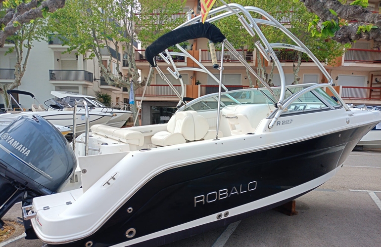 Robalo-227DC-3