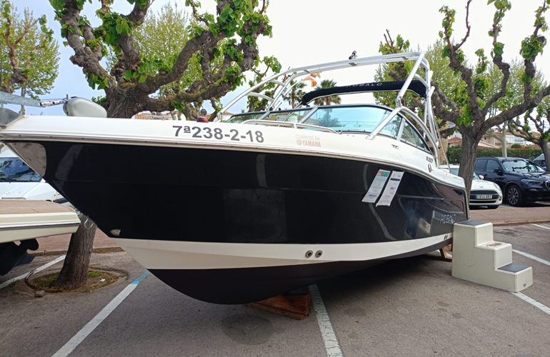 Robalo-227DC-1