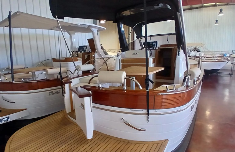 Cantieri Mimi-8.5-Cabin-3