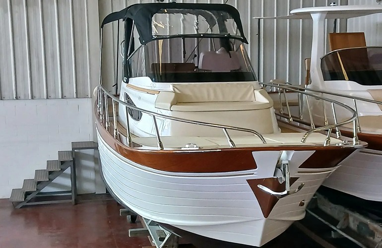 Cantieri Mimi-8.5-Cabin-1