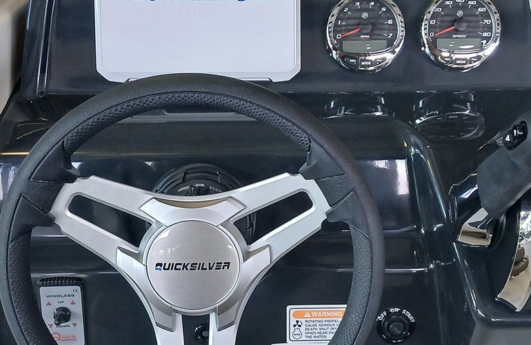 Quicksilver-605-Open-4