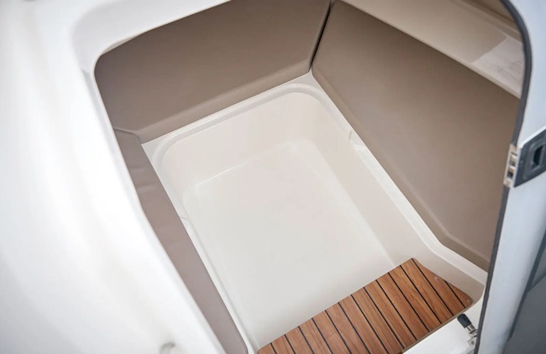 Quicksilver-605-Sundeck-7