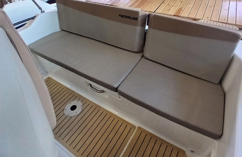 Quicksilver-605-Sundeck-6