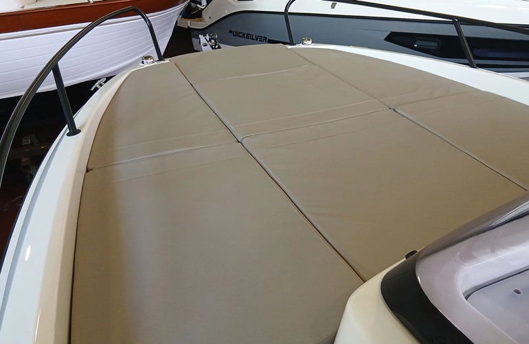 Quicksilver-605-Sundeck-9