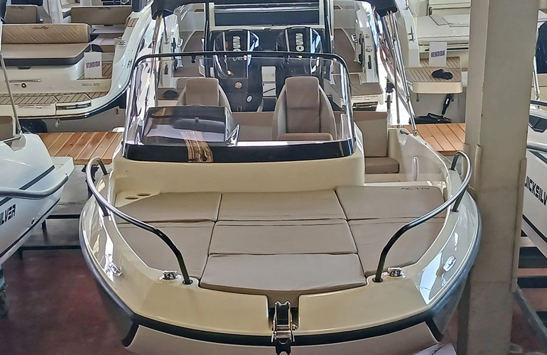 Quicksilver-605-Sundeck-3