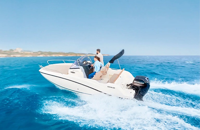 Quicksilver-605-Sundeck-1