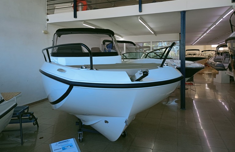 Quicksilver-605-Sundeck-3
