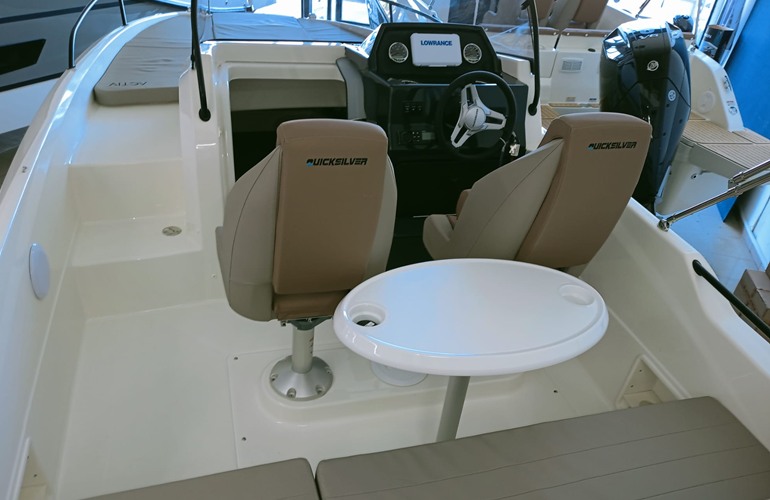 Quicksilver-605-Sundeck-9
