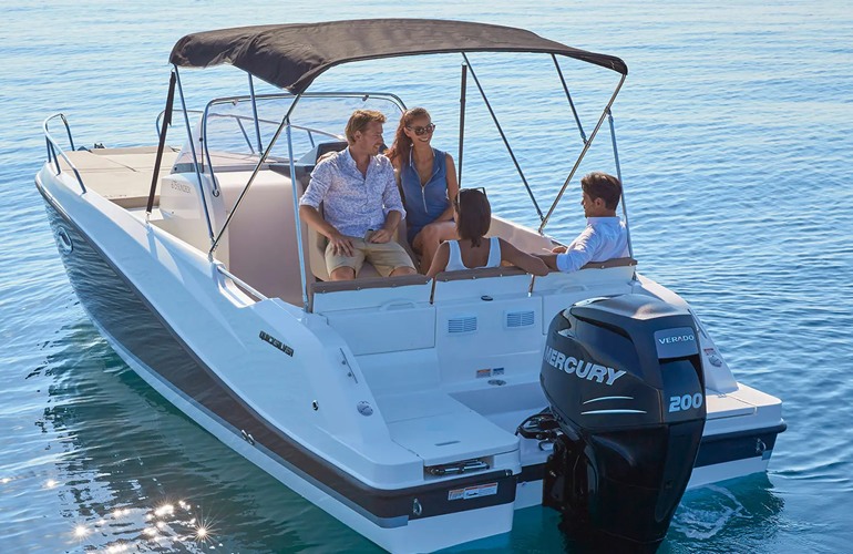 Quicksilver-675-Sundeck-8