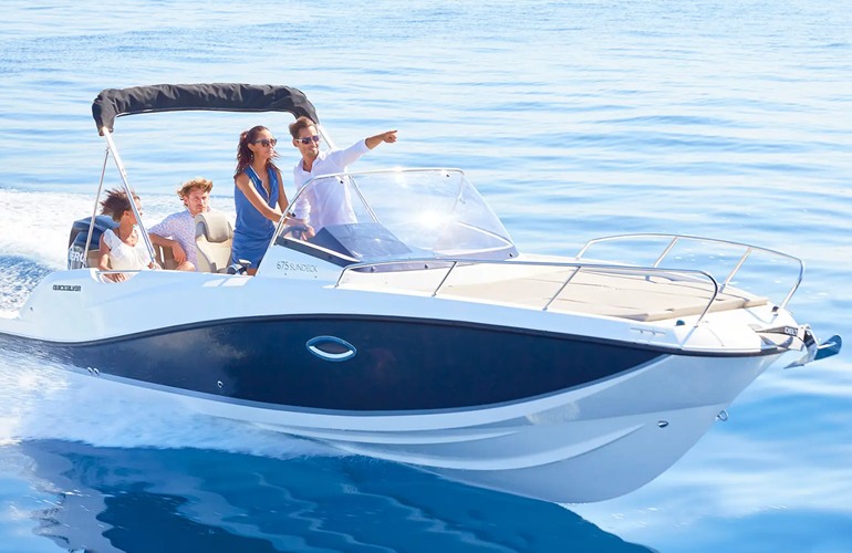 Quicksilver-675-Sundeck-3
