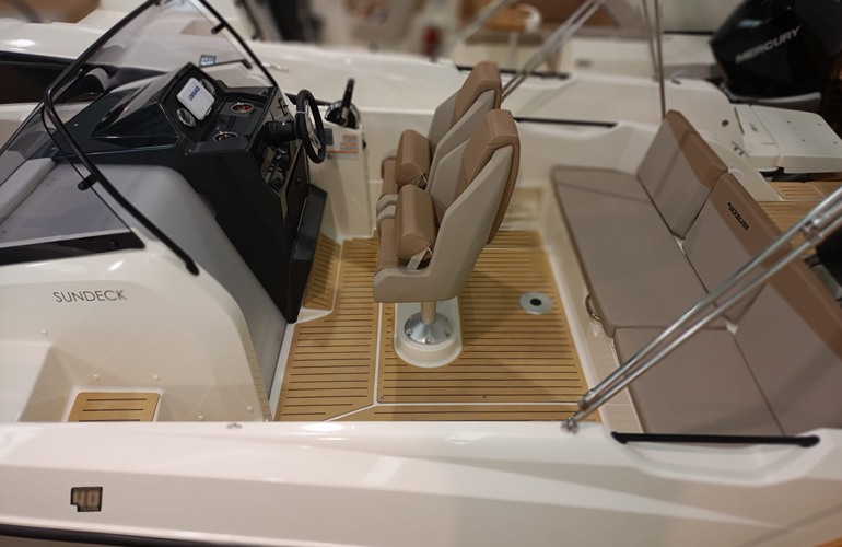 Quciksilver 675 Sundeck
