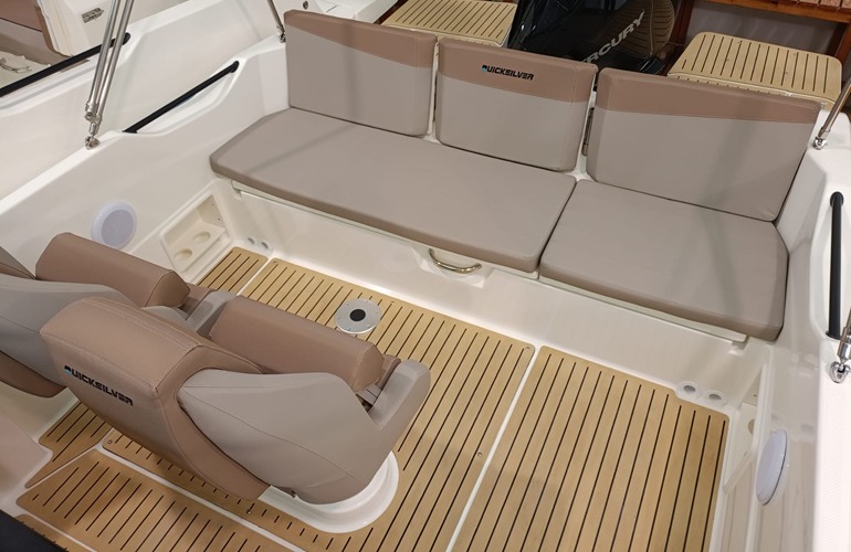 Quciksilver 675 Sundeck