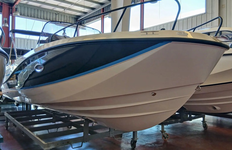 Quicksilver-755-Sundeck-1