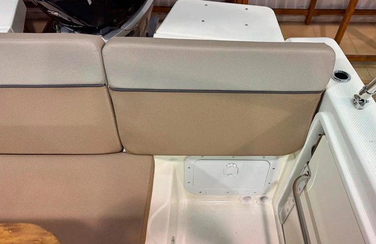 Quicsilver-755-Sundeck-9