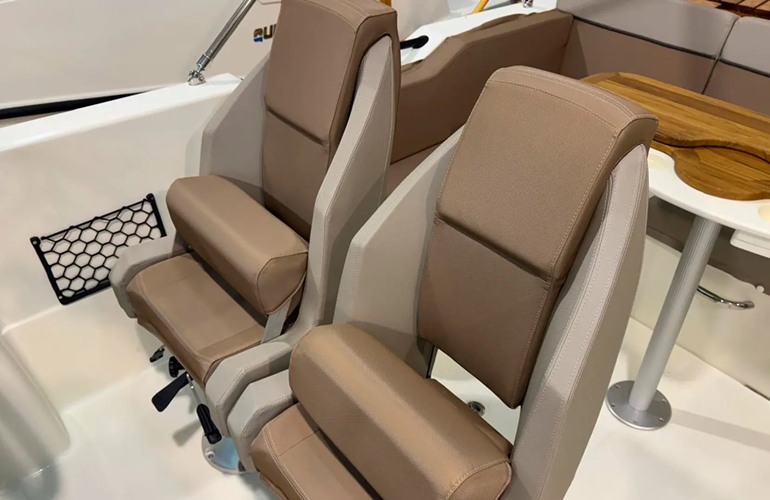 Quicsilver-755-Sundeck-5