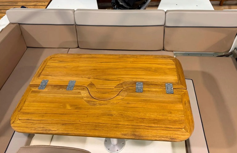 Quicsilver-755-Sundeck-7