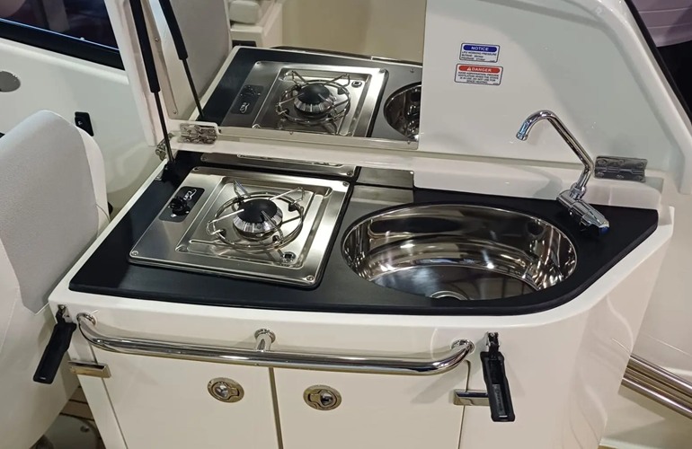 Quicksilver-755-Cruiser-8