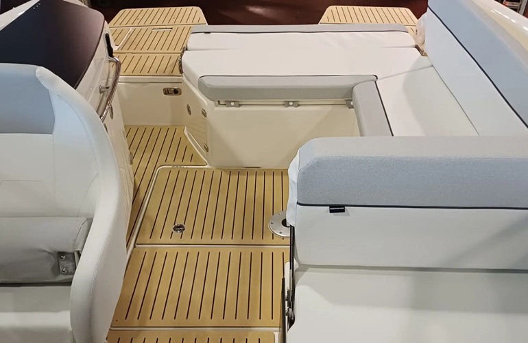 Quicksilver-755-Cruiser-11