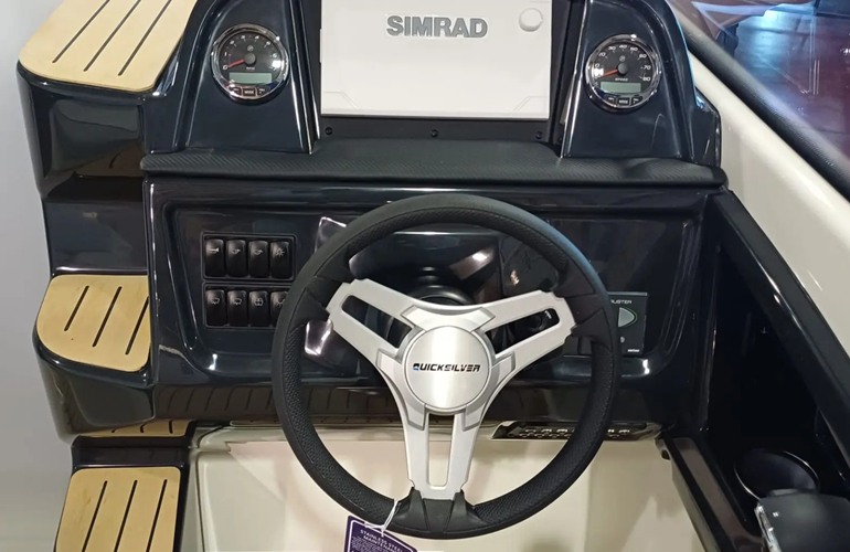 Quicksilver-755-Cruiser-4