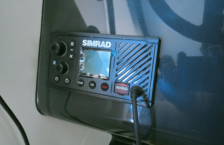 Quicksilver-875-Sundeck-5