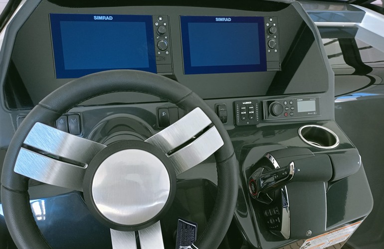 Quicksilver-875-Sundeck-7