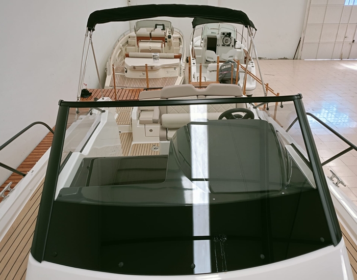 Quicksilver-875 Sundeck-3