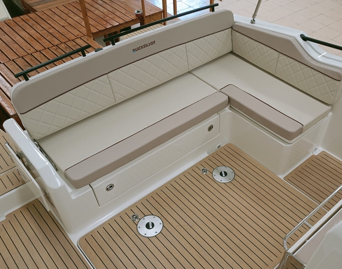 Quicksilver-875 Sundeck-13