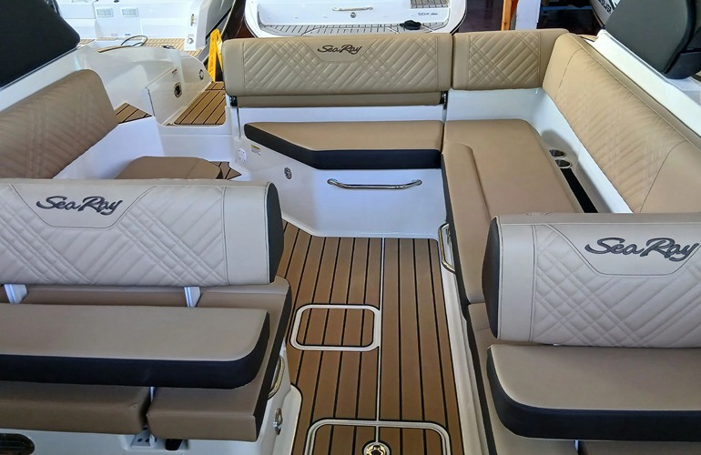 Sea Ray-270-SDX-Stock-9