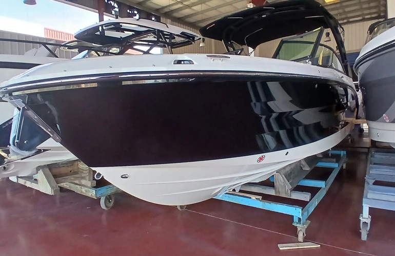 Sea Ray-270-SDX-Stock-1