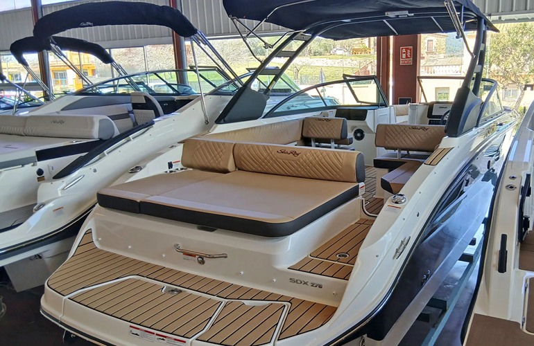 Sea Ray-270-SDX-Stock-13