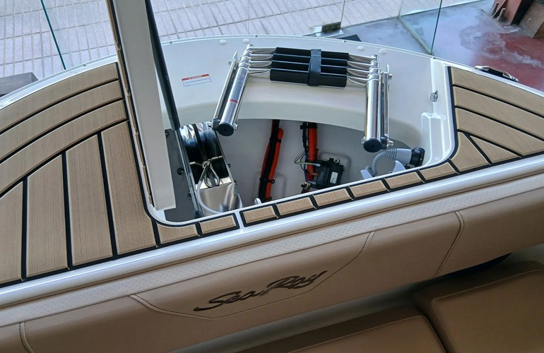 Sea Ray-270-SDX-Stock-7