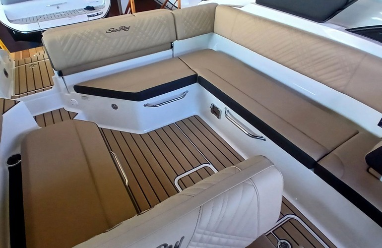 Sea Ray-270-SDX-Stock-11