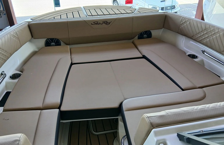 Sea Ray-270-SDX-Stock-7