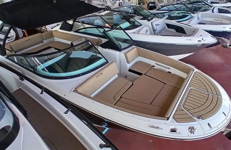 Sea Ray-270-SDX-Stock-2