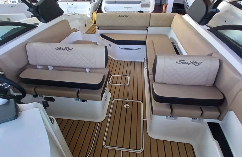 Sea Ray-270-SDX-Stock-8