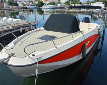 Quicksilver-755 Sundeck 1