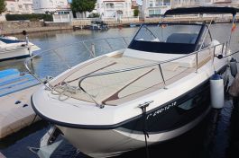 Quicksilver-875-Sundeck-1
