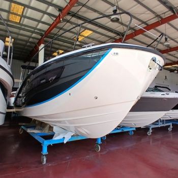 Quicksilver-875-Sundeck-1